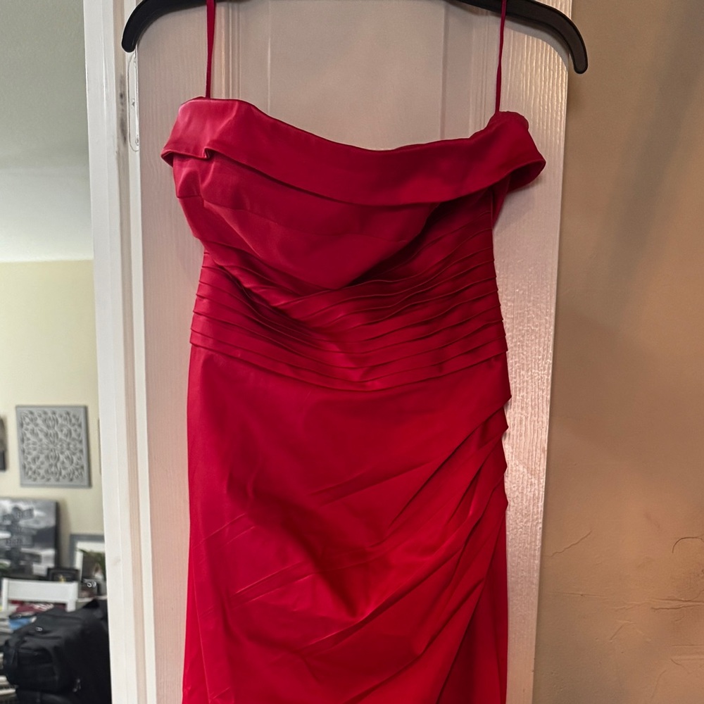 Elegant Fuchsia Strapless Formal Dress